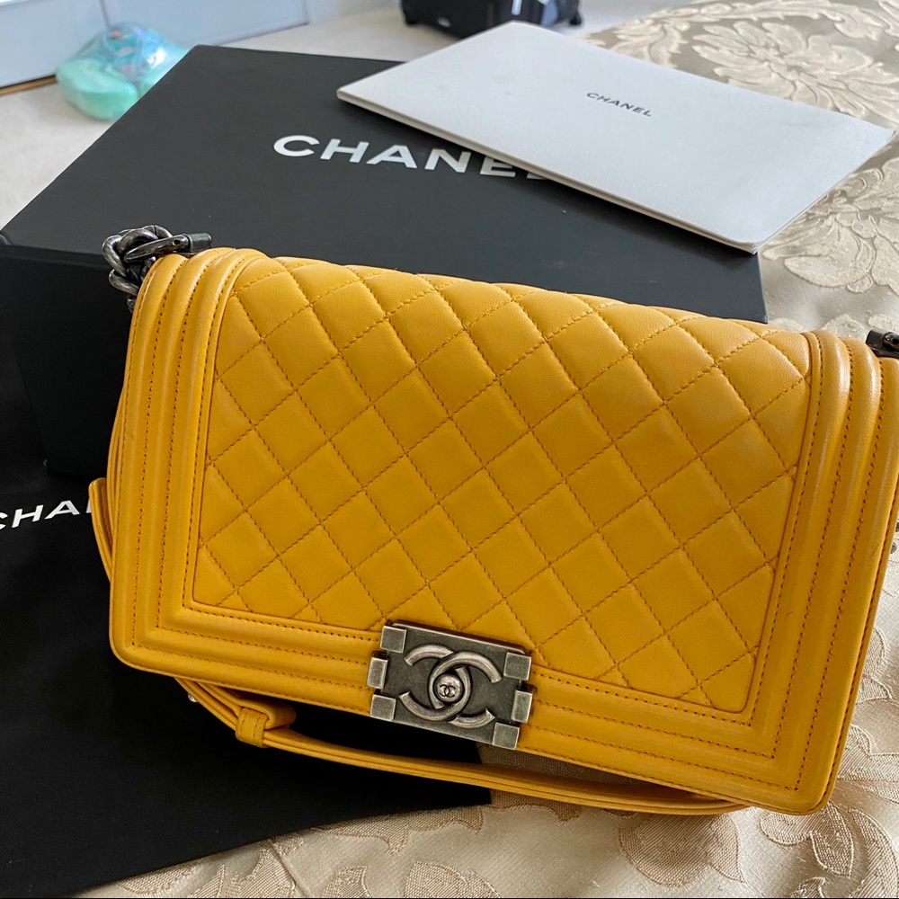 CHANEL Boy bag